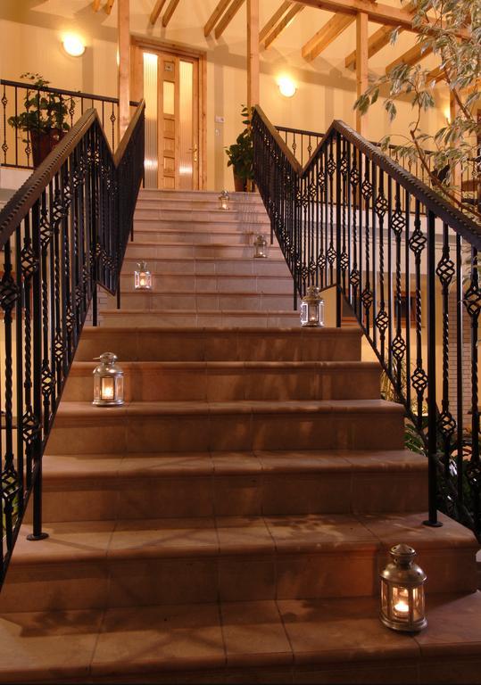 Atrium Agard Panzio Bed & Breakfast การ์ดอนนี ภายนอก รูปภาพ