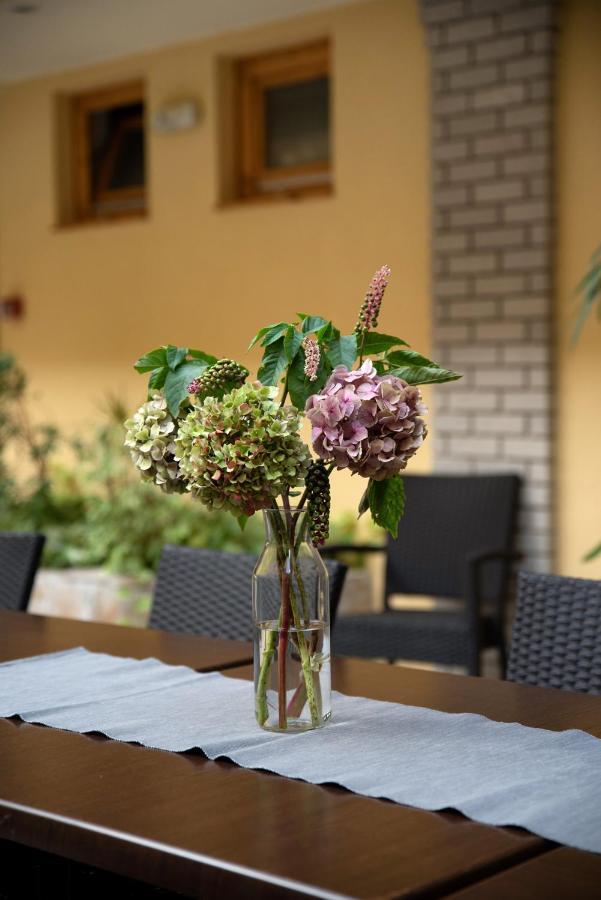 Atrium Agard Panzio Bed & Breakfast การ์ดอนนี ภายนอก รูปภาพ